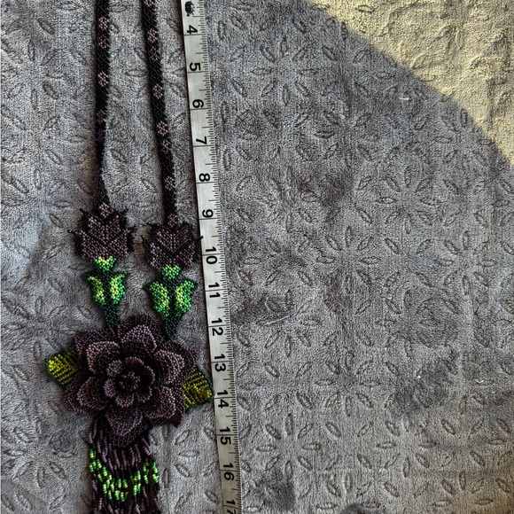 HAND CRAFTED BEADED necklace - Picture 4 of 5